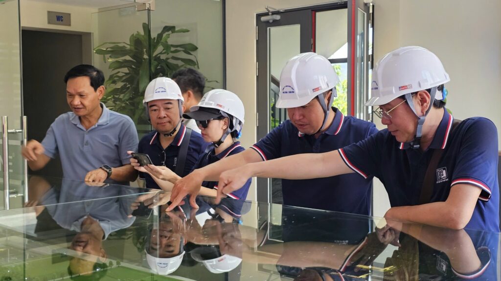 GIẢNG VIÊN KHOA CẤP THOÁT NƯỚC – TRƯỜNG ĐẠI HỌC XÂY DỰNG HÀ NỘI THAM QUAN NHÀ MÁY NƯỚC SẠCH HÒA BÌNH – XUÂN MAI – ảnh 4
