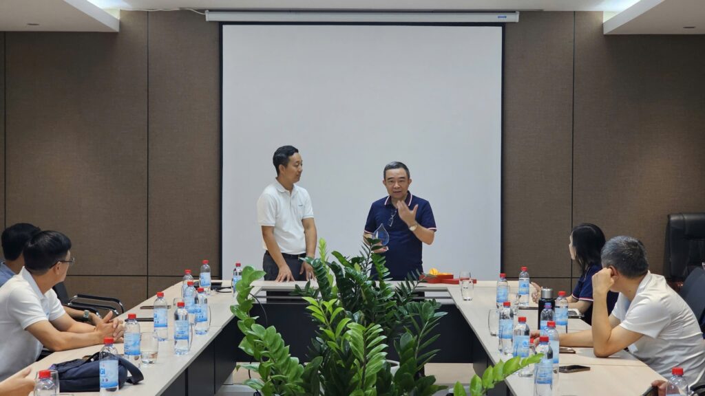 GIẢNG VIÊN KHOA CẤP THOÁT NƯỚC – TRƯỜNG ĐẠI HỌC XÂY DỰNG HÀ NỘI THAM QUAN NHÀ MÁY NƯỚC SẠCH HÒA BÌNH – XUÂN MAI – ảnh 7